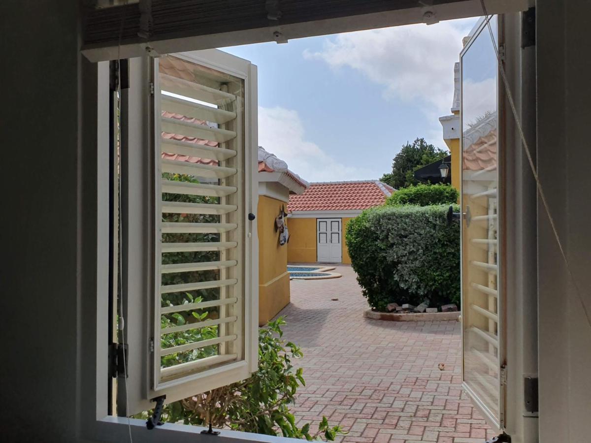 Landhuis Bona Vista Hotel Willemstad Exterior photo